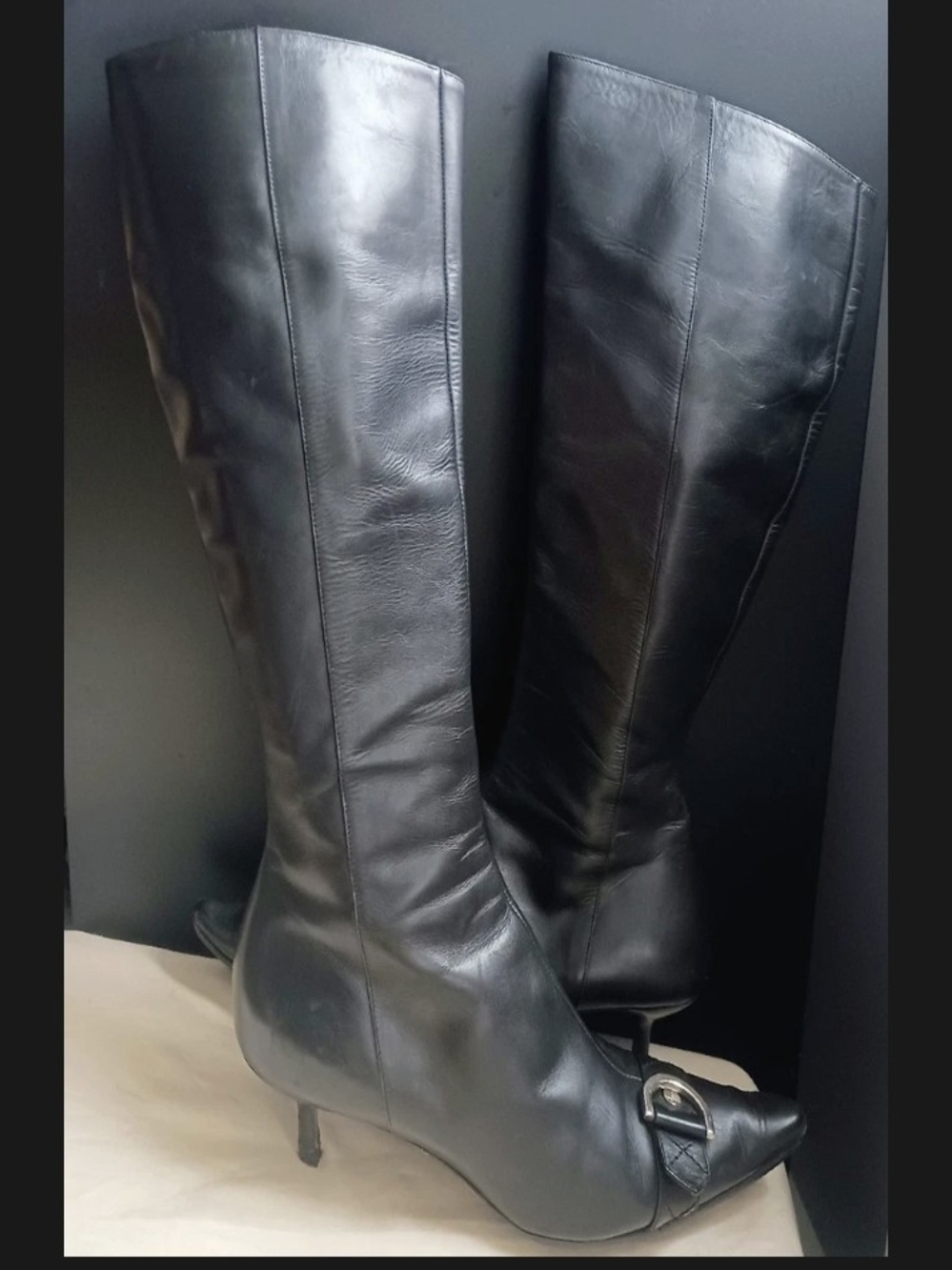 Vintage Givenchy Black Leather Boots Featuring a Pointed Toe/Slim Kitten Heel-8